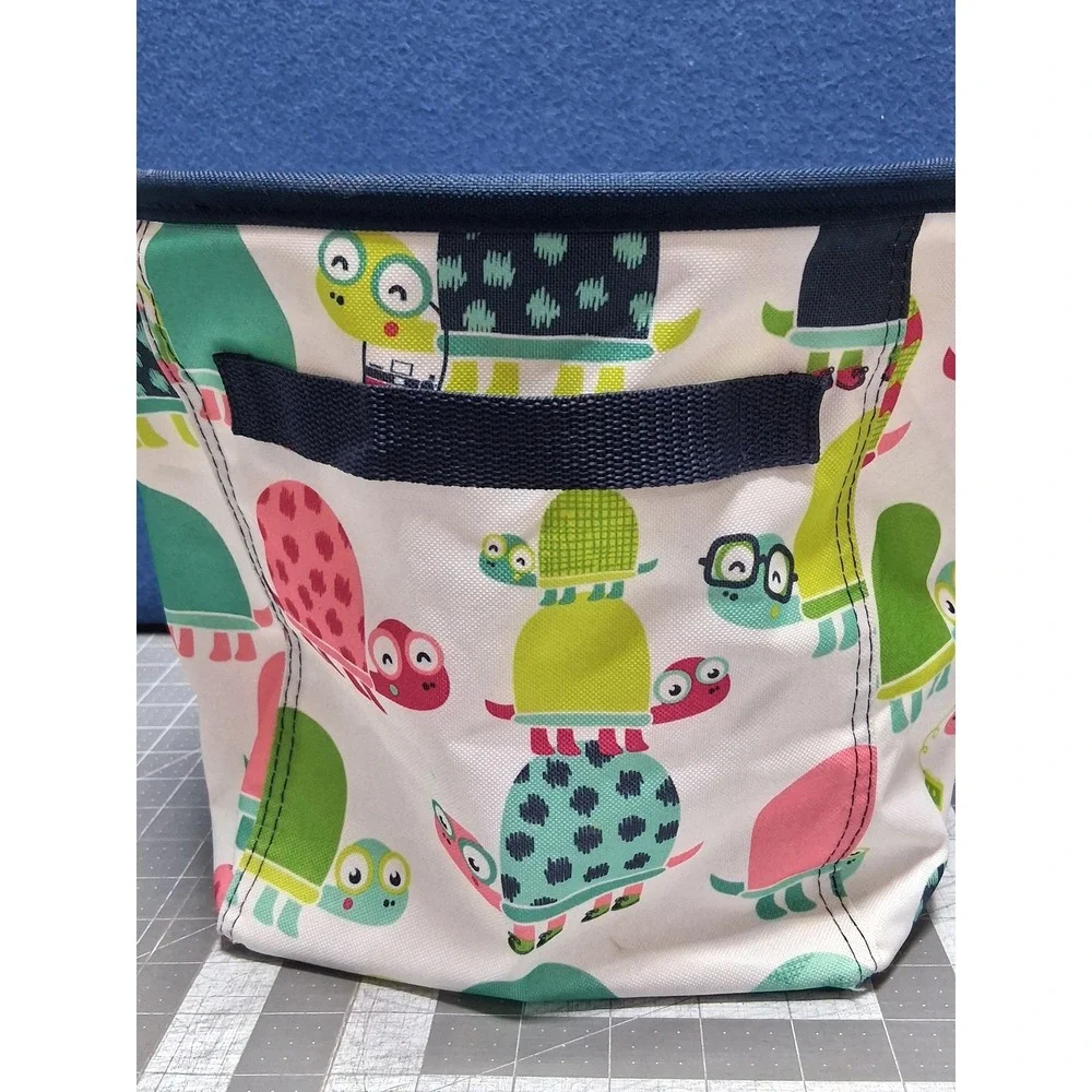 Thirty One Turtle Littles Carry All Caddy White Print Embroidered Letter‎ E